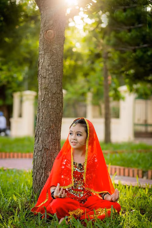 Với bộ ảnh cosply độc đáo này, Vy được cộng đồng mạng gọi là “Anandi phiên bản Việt”. Bộ ảnh được thực hiện bởi nhiếp ảnh gia Huỳnh Tuấn Vũ.