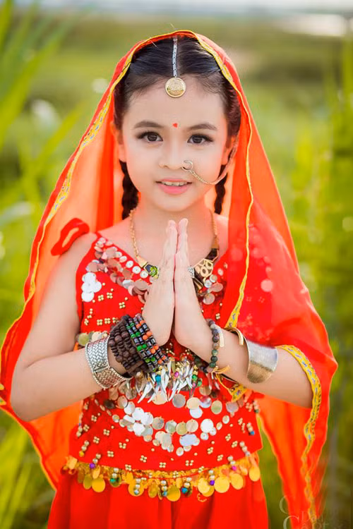 Suốt ba năm học liền, cô bé 8 tuổi này đều đạt danh hiệu học sinh giỏi.