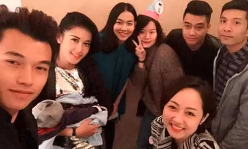 A hau Huyen My giai bay ve viec yeu thieu gia