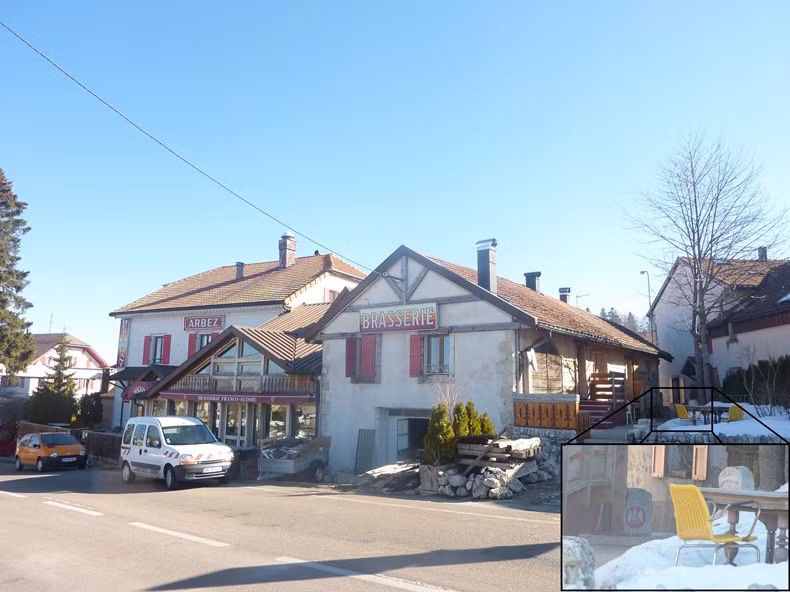 Đường biên giới "chạy" qua phòng ăn, bếp, cửa hàng đồ lưu niệm, sảnh và nhiều phòng của khách sạn.