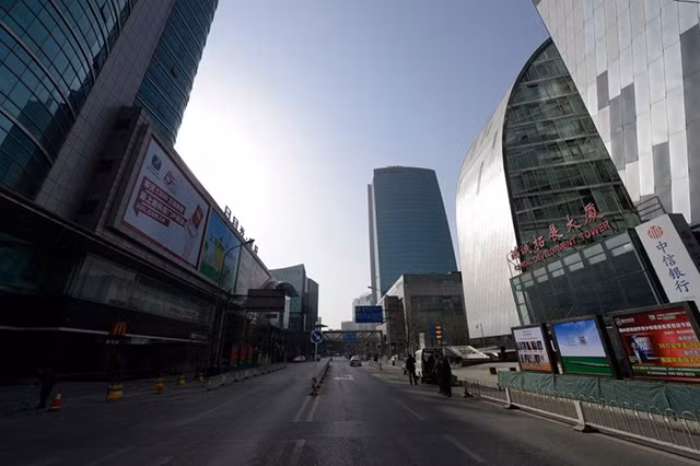 Khung cảnh vắng người giống như một thành phố đã bị bỏ hoang.