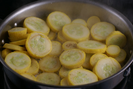 Bí ngòi vàng được dùng nấu nhiều món, đặc biệt là nấu canh ăn rất mát.