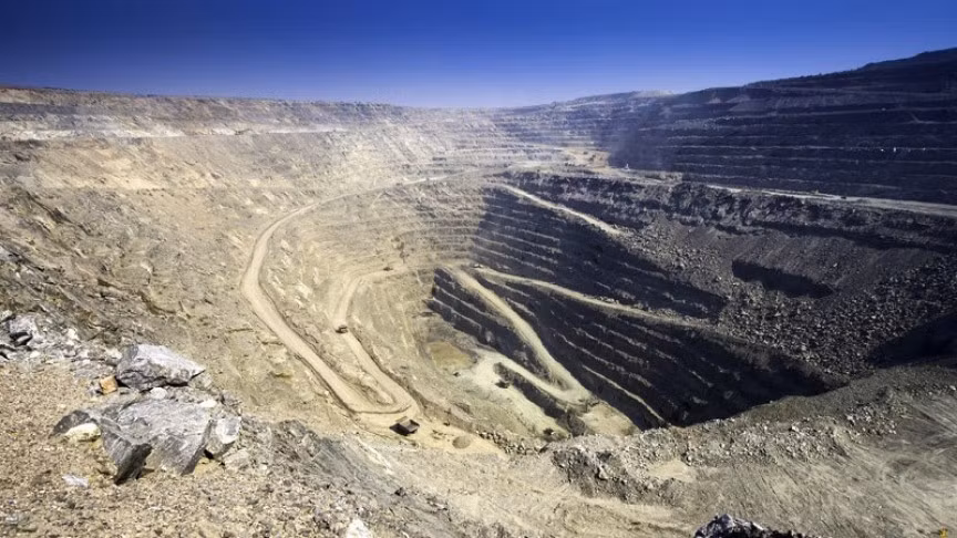 6. Venetia (Nam Phi): Tiếp đến là mỏ kim cương Venetia của Nam Phi thuộc sở hữu của Công ty kim cương hàng đầu thế giới De Beers. Venetia là mỏ kim cương lớn thứ 6 thế giới và lớn nhất Nam Phi.