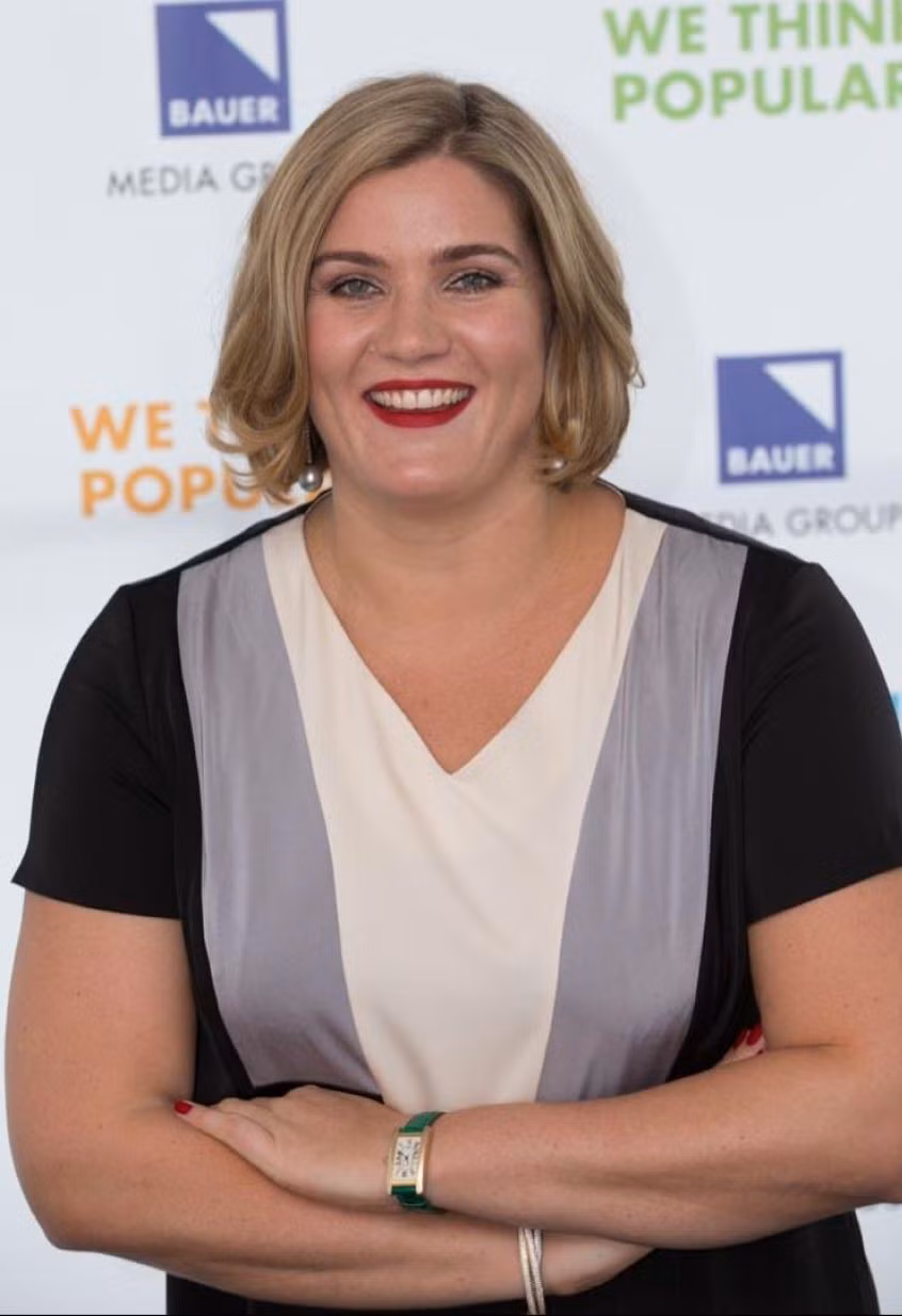 5. Yvonne Bauer, 38 tuổi, tài sản 2,4 tỷ USD: Yvonne là thế hệ thứ 5 trong một gia đình có truyền thống trong lĩnh vực giải trí mang tên Bauer Media. Đến nay, công ty này đang sở hữu 50 đài phát thanh, truyền hình, 400 sản phẩm kỹ thuật số và 600 tạp chí trên khắp thế giới. Từ năm 2010, cô bắt đầu tiếp quản 85% công ty từ cha mình là ông Heinz Bauer. Ba người chị của Yvonne cũng sở hữu mỗi người 5% cổ phần của công ty.