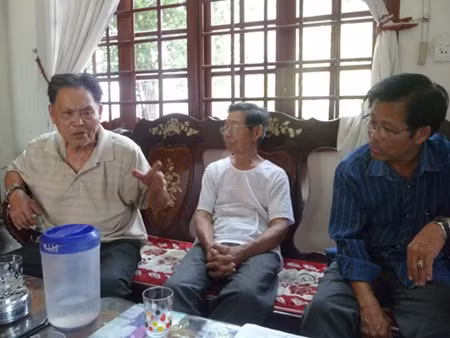 400 ngoi mo o Da Nang bi muc nham dem di ban-Hinh-2