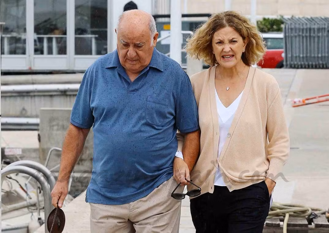 Hai người kết hôn vào giữa năm 2001 và hiện bà Perez đã là một thành viên Hội đồng Quản trị Tập đoàn Inditex của chồng - một trong những tập đoàn bán lẻ thời trang lớn nhất thế giới.