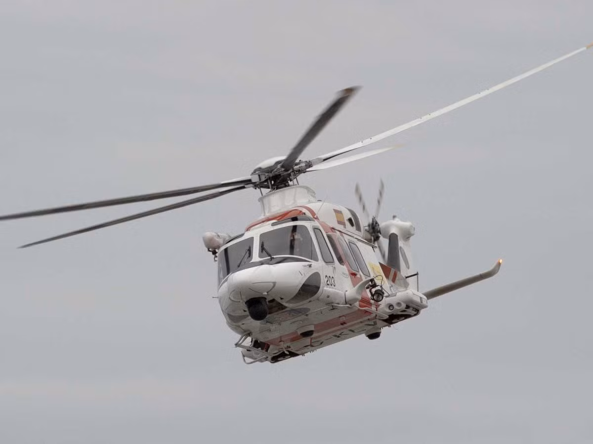 Jim Clark cũng đã học lái trực thăng và ông sở hữu một chiếc trực thăng McDonnell Douglas. Jim Clark yêu thích chiếc trực thăng này đến nỗi ông đã có ý định mua lại cả công ty sản xuất nó.