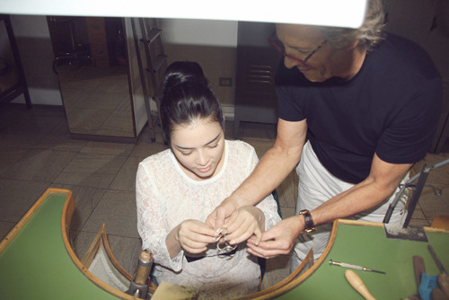 Diem danh dan ty phu vay quanh Ly Nha Ky-Hinh-3