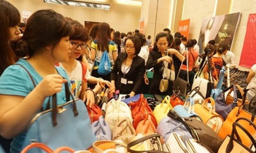 San hang hieu giam gia khung dip cuoi tuan