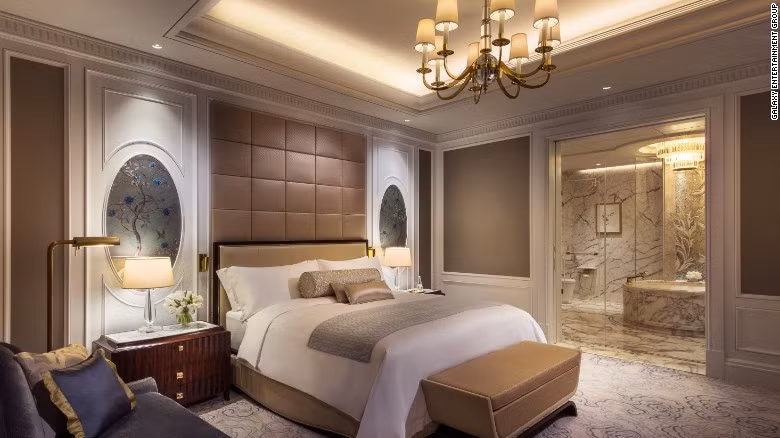 Resort Galaxy Macau Phase II cũng cung cấp dịch vụ khách sạn xa hoa Ritz-Carlton hàng đầu thế giới.