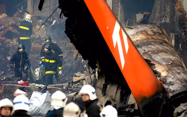 Tháng 7/2007: Chuyến bay mang số hiệu 3054 của hãng hàng không Tam Airlines (Brazil) đã trượt khỏi đường băng khi hạ cánh tại sân bay Sao Paulo và đâm vào một nhà kho, khiến toàn bộ 199 người thiệt mạng.