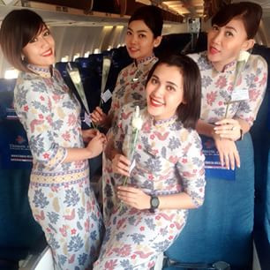 Đội ngũ tiếp viên hàng không của hãng Trigana Air trẻ trung và năng động.