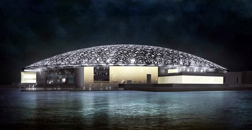 Bảo tàng Louvre Abu Dhabi, Abu Dhabi, Các tiểu vương quốc Ả Rập thống nhất, cũng dự kiến mở cửa trong năm 2015. Theo người thiết kế công trình này - kiến trúc sư Jean Nouvel, bảo tàng nghệ thuật Louvre Abu Dhabi là “hòn đảo trên đảo”. Bên trong mái mòm “nổi” của bảo tàng Louvre Abu Dhabi là cả một thế giới hoàn toàn mới, nơi “cơn mưa ánh sáng” chiếu rọi lên “thành phố nhỏ” của những tác phẩm, bờ hồ và cảnh vật.