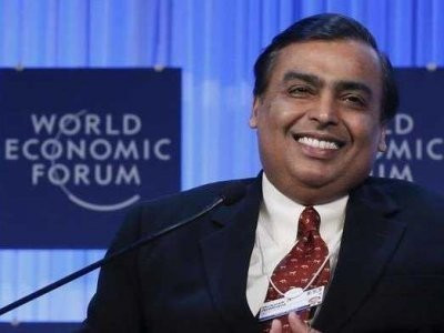 Tài sản của 25 người giàu nhất Ấn Độ gần bằng GDP của Ukraine. 25 người giàu nhất Ấn Độ có tổng tài sản trị giá 174,8 tỷ USD, trong khi GDP danh nghĩa của Ukraine đạt 176,2 tỷ USD. Người giàu nhất Ấn Độ, tỷ phú Mukesh Ambani (ảnh), có khối tài sản trị giá 24,2 tỷ USD.