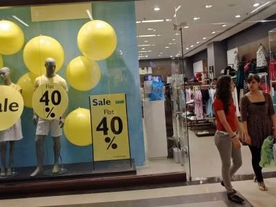 Chi tiêu dùng được dự đoán tăng gấp 3 vào năm 2020. Theo tổ chức tư vấn Boston, chi tiêu tiêu dùng của Ấn Độ được dự báo tăng lên 3,6 nghìn tỷ USD vào năm 2020, tăng mạnh từ mức 991 tỷ USD trong năm 2010.