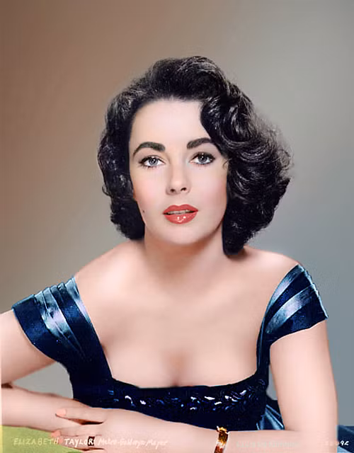 Căn biệt thự mà diễn viên Elizabeth Taylor sống trong những ngày cuối đời, chứa cả bộ sưu tập nữ trang đắt giá, đồ lông thú, các bức tranh đắt giá...