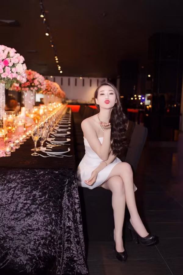 Khánh My khoe tiệc sinh nhật sang chảnh của cô hồi tháng 11 năm ngoái.