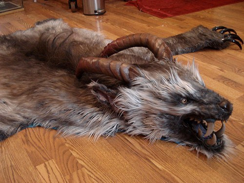 Một chiếc thảm da quái thú dành cho giới đại gia.