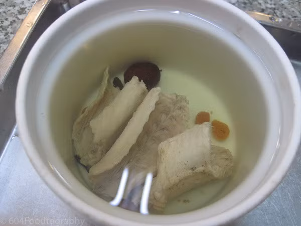 Ngoài việc được chế biến thành đồ ăn thức uống, rắn còn là nguyên liệu rất tốt để làm ra các phương thuốc chữa bệnh.