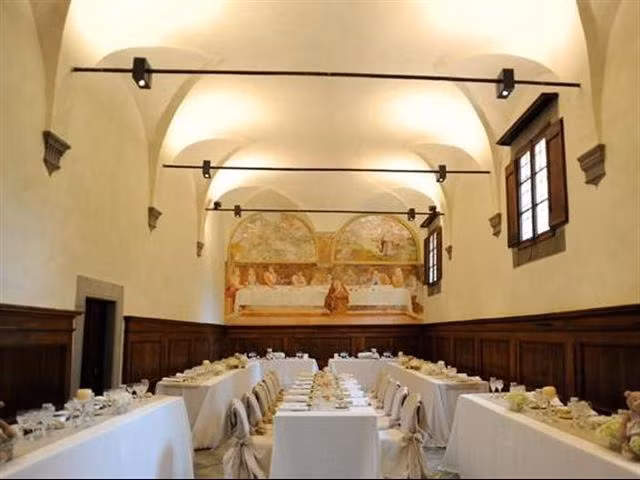 Khu nhà ăn cổ kính trong ngôi nhà.