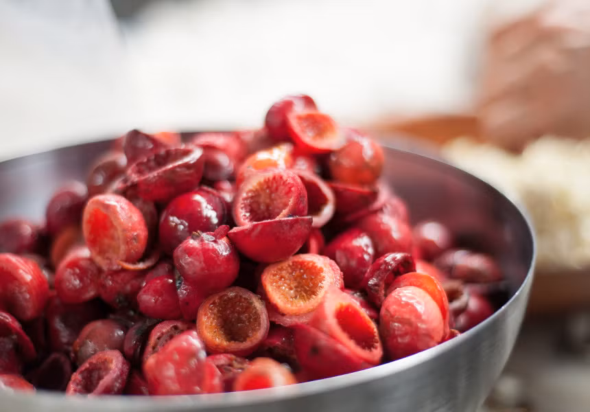 Đào bản địa của Úc có vị chua có thể ăn trực tiếp.