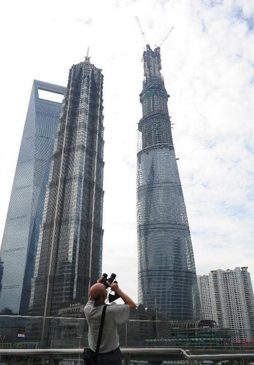 Tháp Thượng Hải là một trong những kế hoạch tham vọng của chính phủ Trung Quốc để đưa thành phố này trở thành trung tâm tài chính thế giới.