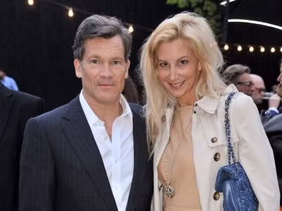 8. Louis Bacon và Gabrielle de Heinrich Saccognaghi: Gabrielle de Heinrich Sacconaghi hiện hoạt động với tư cách là chuyên gia cố vấn cho các nhà sưu tầm tác phẩm nghệ thuật. Cô có bằng thạc sỹ quan hệ quốc tế ở trường Cambridge. Chồng cô, Louis Bacon, là một nhà quản lý quỹ tỷ phú nổi tiếng. Ông đang điều hành Moore Capital Management.