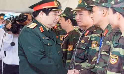 Dai tuong Phung Quang Thanh bat dau lam viec tu thu Hai toi