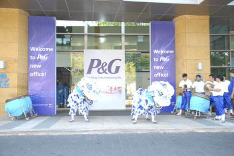 Procter&amp;Gamble (P&amp;G) đứng ở vị trí thứ 6 trong danh sách. P&amp;G là một tập đoàn hàng tiêu dùng đa quốc gia của Mỹ.