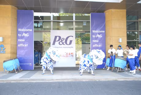 Procter&amp;Gamble (P&amp;G) đứng ở vị trí thứ 6 trong danh sách. P&amp;G là một tập đoàn hàng tiêu dùng đa quốc gia của Mỹ.