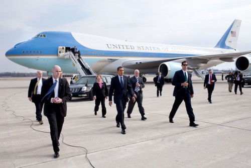 Air Force One của Tổng thống Mỹ Barack Obama là chiếc máy bay phải chi số tiền đắt tiền nhất để hoạt động, chi phí nộp thuế lên tới hơn 200.000 USD cho mỗi giờ bay.