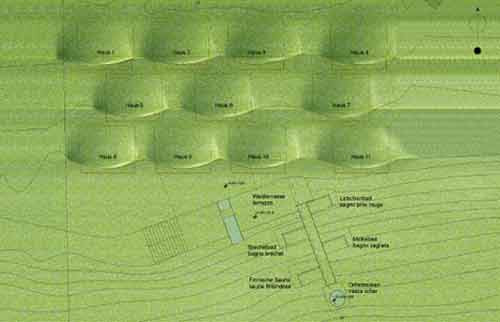 Những mái nhà được phủ lớp cỏ xanh tạo cảm giác gần gũi với thiên nhiên và thu hút sự chú ý của du khách.