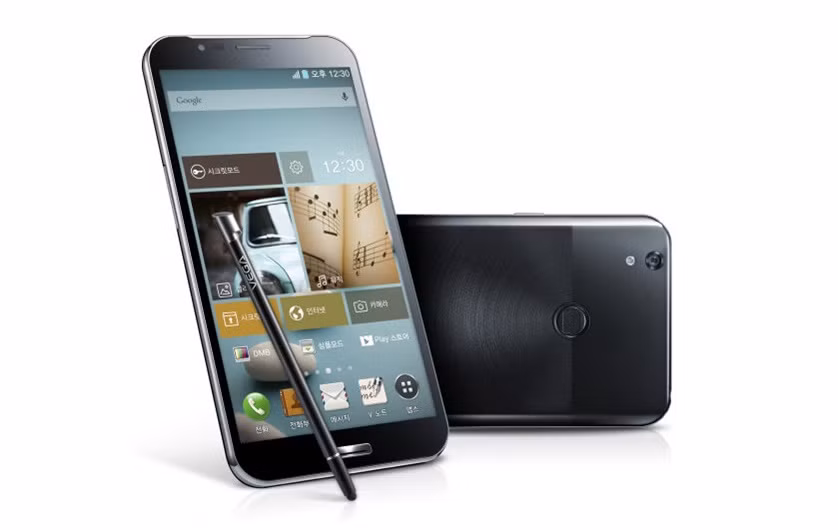 Sky A890, RAM 3GB: Máy có xuất xứ từ thị trường nội địa Hàn Quốc. Ngoài sở hữu RAM “khủng”, Sky A890 sở hữu màn hình 5.9 inch Full HD, chip xử lý lõi tứ Snapdragon 800 2.26GHz, camera 13MP.