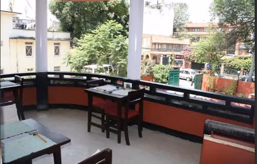 Tầng hai của nhà hàng với không gian khá thoáng đãng.