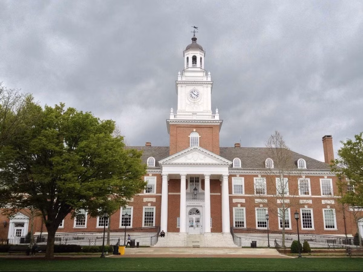 Trước đó năm 2013, ông cũng quyên góp tới 350 triệu USD cho ngôi trường cũ của mình, Johns Hopkins, nâng tổng số đóng góp của ông cho nhà trường lên tới 1,1 tỷ USD. Việc hiến tặng này đã khiến ông trở thành người sống hào phóng nhất cho bất kỳ trường học tại Mỹ.