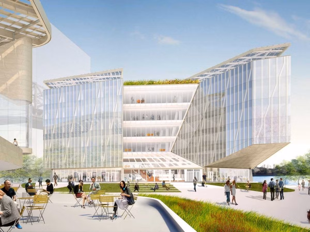 Lần làm từ thiện gần đây nhất của ông là số tiền 100 triệu USD dành cho Đại học Cornell để xây dựng một trường đại học công nghệ tập trung mới tại thành phố New York.