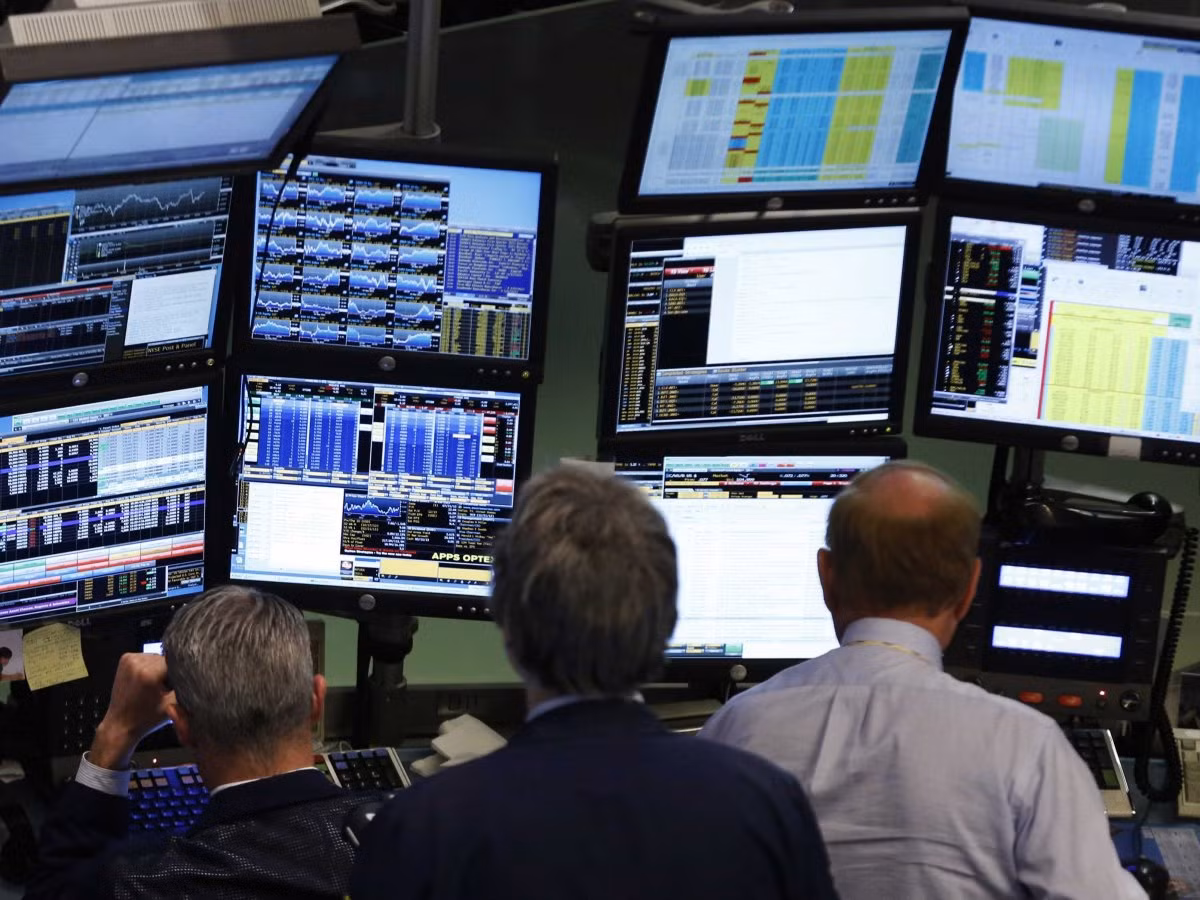 Tập đoàn của tỷ phú Bloomberg đã có văn phòng tại khắp nơi trên thế giới: Hiện tại, Bloomberg L.P đã có hơn 310.000 đăng ký sử dụng dịch vụ tin tức và thông tin tài chính và 15.000 nhân viên trên phạm vi toàn cầu.