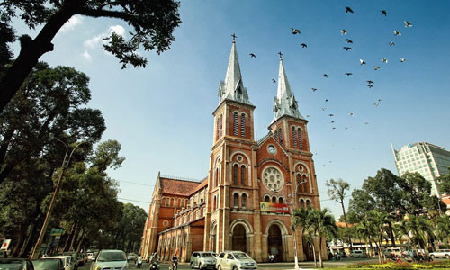 Nguoi giau TP HCM tang khung nhat chau A