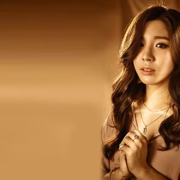 Việc thăng hạng trên sàn chứng khoán đã khiến người dân Hàn đặt ra nhiều câu hỏi về xuất thân của nữ diễn viên Ham Yeon Ji.