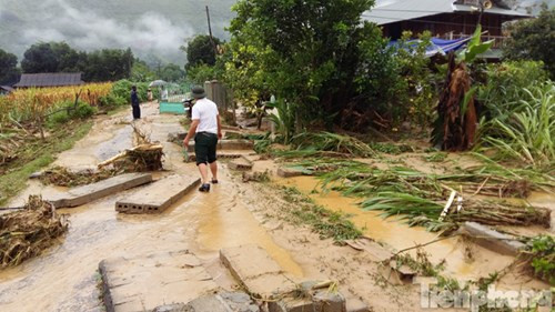 Những hình ảnh được ông Đức ghi lại vào 17h30 ngày 2/8 tại khu vực bản Đề Chia C, xã Pú Nhung, huyện Tuần Giáo, tỉnh Điện Biên.