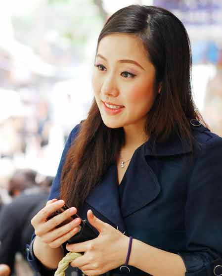 Kham pha sieu pham dien thoai bo ket cua sao Viet-Hinh-8