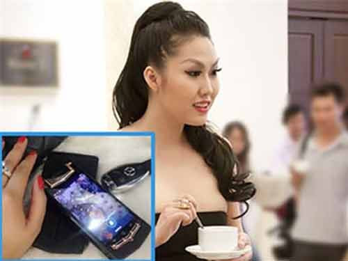 Kham pha sieu pham dien thoai bo ket cua sao Viet