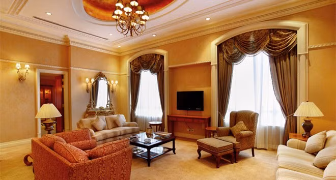 Ngoài các dịch vụ thông thường, khách sạn Blue Wave có 341 phòng được trang bị điều hòa nhiệt độ, minibar và két bảo mật.