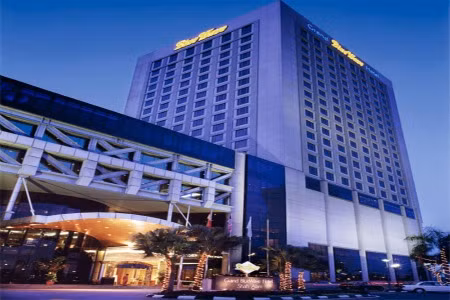 Hinh anh khach san 5 sao U23 Viet Nam dong quan