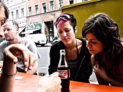 Doanh thu từ nước giải khát của Coca Cola đạt 28 tỷ USD, cao hơn mức 12 tỷ USD của Pepsi.