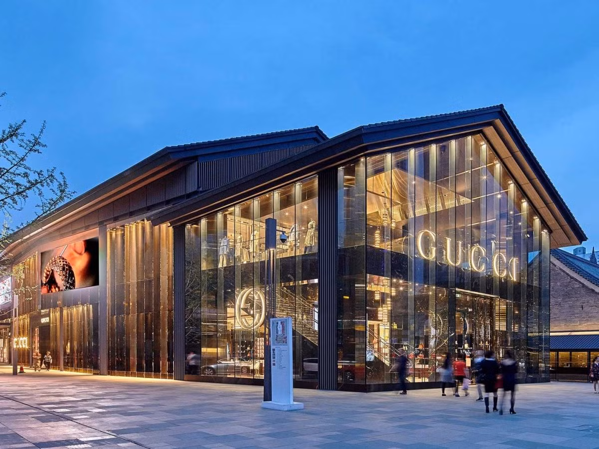 Trung tâm mua sắm Sino Ocean Taikoo Li Chengdu ở Thành Đô, Trung Quốc. Công trình do công ty The Oval Partnership thiết kế.