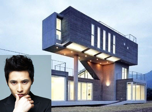 Won Bin: Biệt thự của sao Hàn Won Bin với tên gọi "42nd Route House", có giá không dưới 4 tỷ won (hơn 80 tỷ đồng). Đây được xem là căn biệt thự có kiến trúc độc đáo bậc nhất Hàn Quốc.