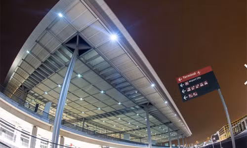 Mặc dù bị trì hoãn thi công nhiều lần nhưng sân bay Brandenburg ở Berlin (Đức) cũng có vẻ như đã hoàn thiện nhưng nó sẽ bắt hoạt động trong cuối năm 2017. Sân bay này vẫn đang trong giai đoạn thử nghiệm.