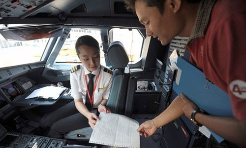 Ngam cac nu phi cong ngoai quoc cua hang bay Viet Nam-Hinh-2