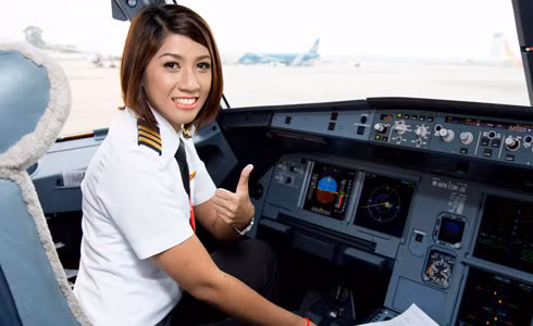 Cái duyên đưa Antonette Parucha đến với nghiệp bay khi cô thấy một nữ sinh mặc đồng phục phi công. “Nó quá đẹp và từ giây phút đó tôi đã khao khát được khoác bộ đồng phục phi công lên mình”, Antonette Parucha nói.